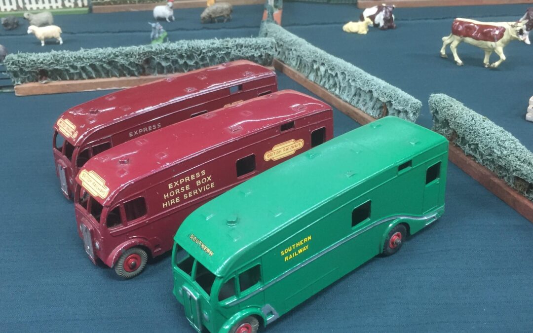 Fig 19 Dinky Horse Box in SR green